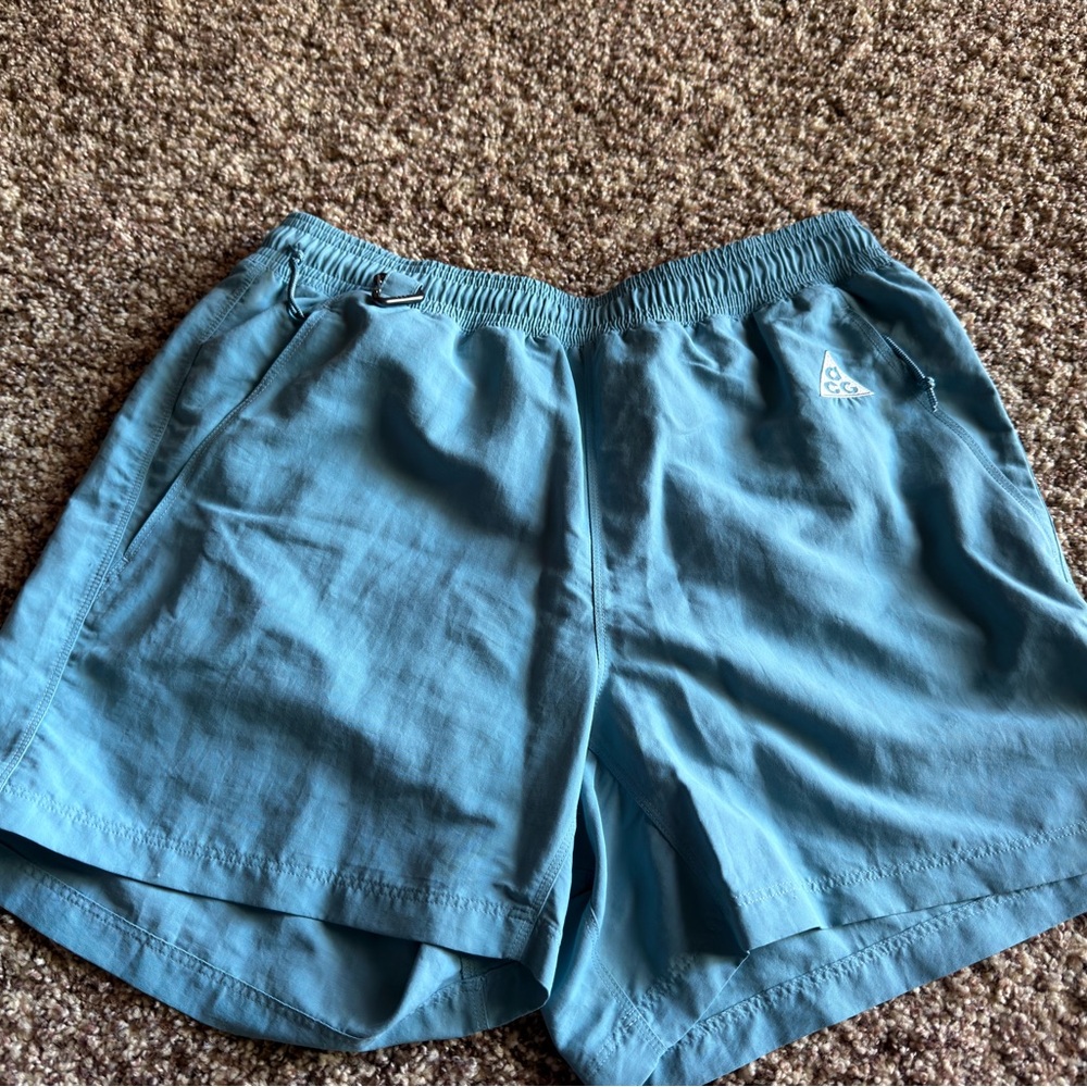 Nike ACG Shorts with 2 bonus items - Picture 5 of 11